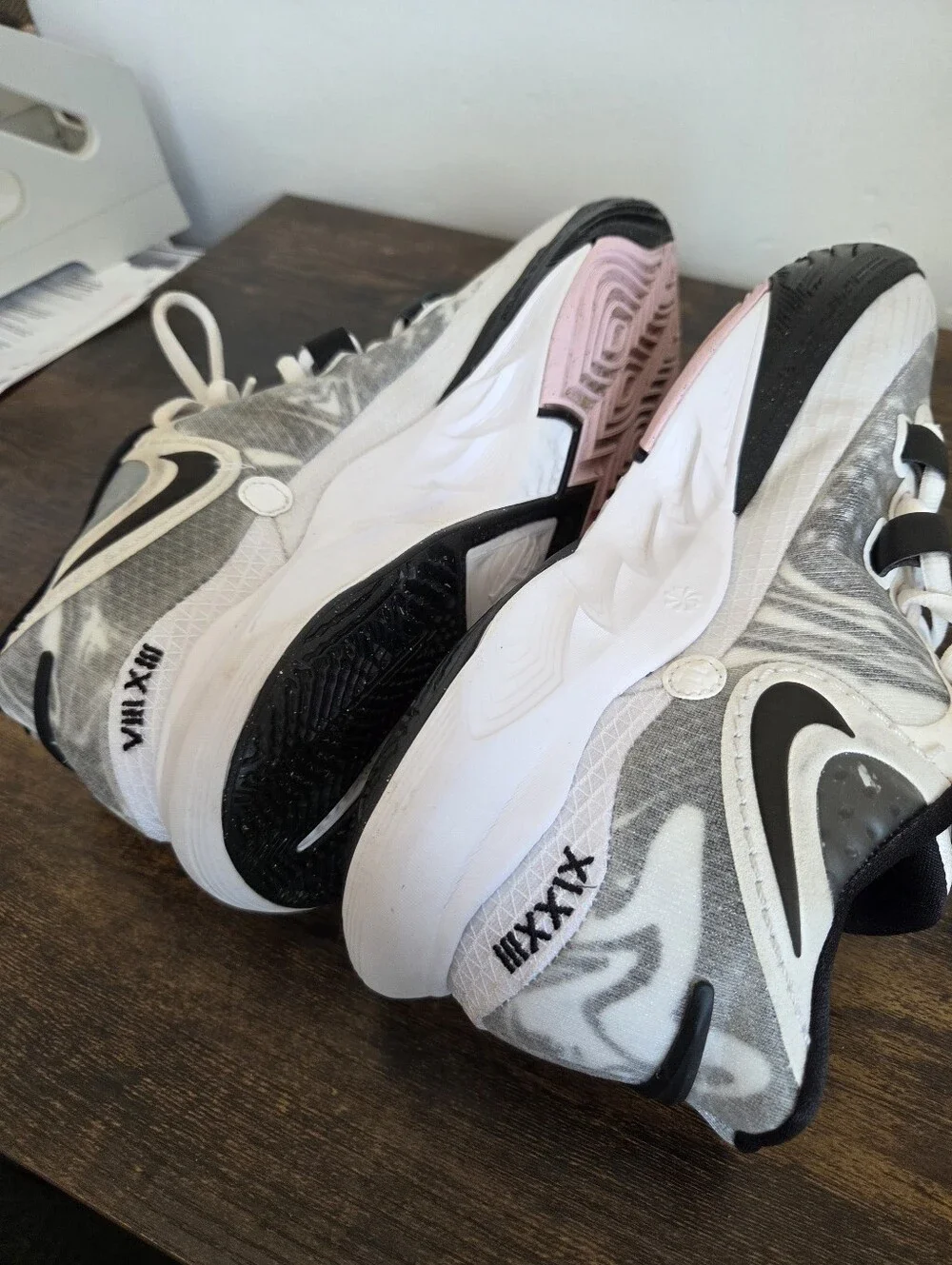 Nike Kyrie 8 Basketball Shoes Athletic Black White Men's 11 XIXXIII DJ6017-101